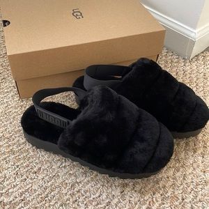 Ugg super fluff slipper size 8 . Brand new with packaging and box